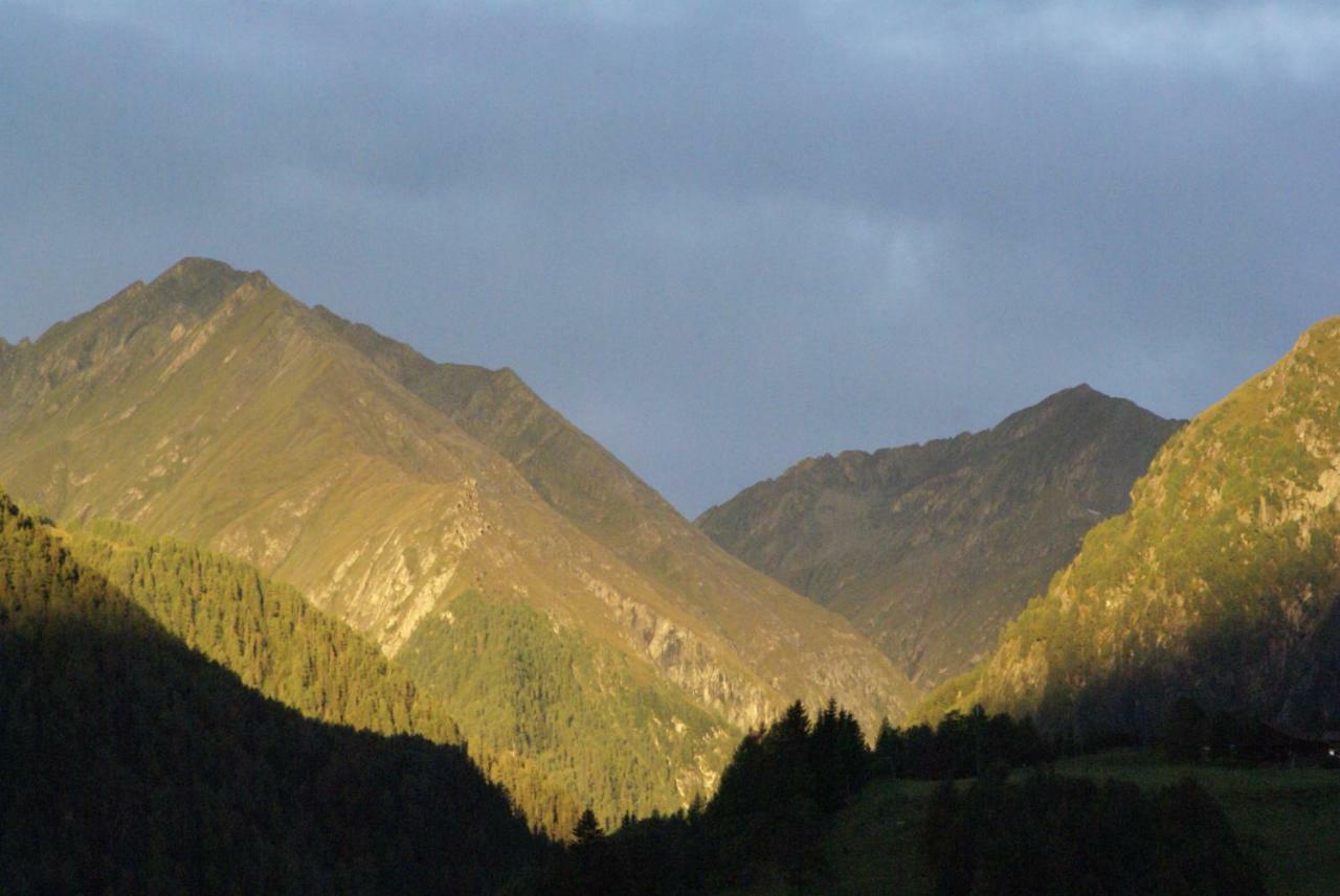 Gastehaus Alpenruh Hotell Prägraten Exteriör bild